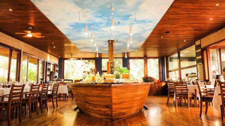 Seven Seas Restaurant Setting 768x432