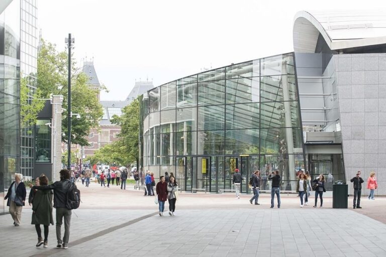 van gogh museum 768x512