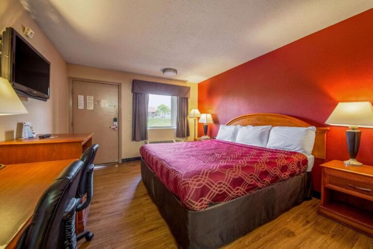Econo lodge 4 768x512